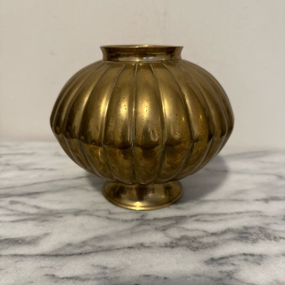 Elegant heavy brass melon shape vase vintage ‘70’s